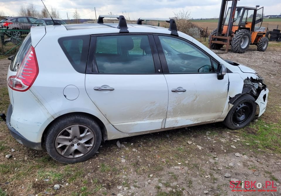 2011' Renault Scenic photo #4