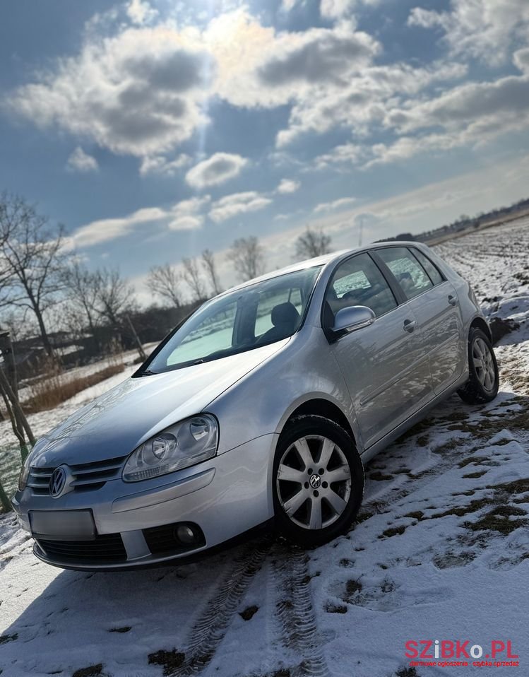 2007' Volkswagen Golf 1.6 Tour photo #2