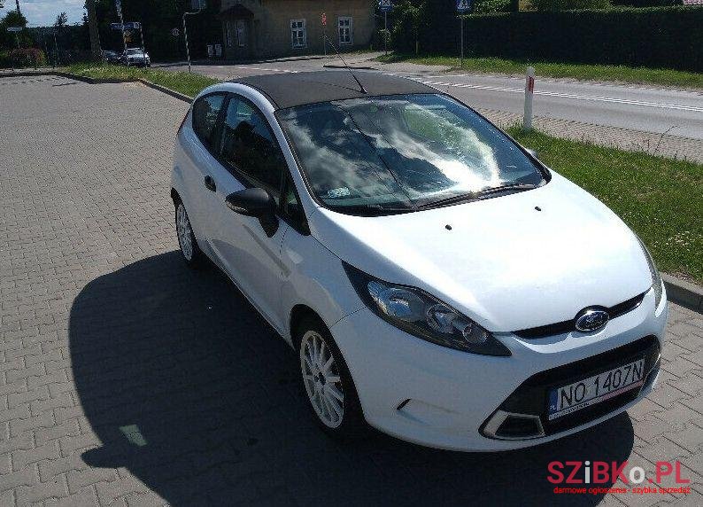 2009' Ford Fiesta photo #1