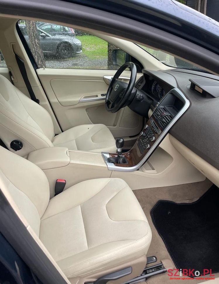 2009' Volvo Xc 60 2.4D photo #6