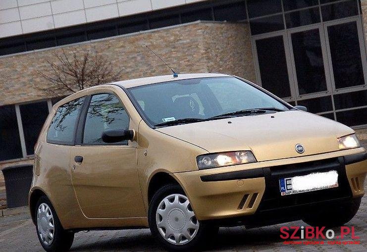 2001' Fiat Punto photo #1