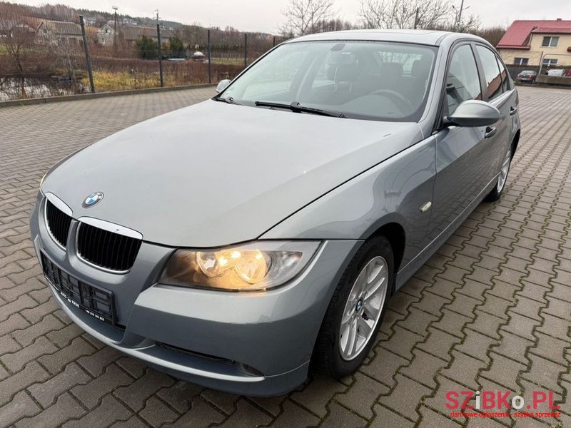 2006' BMW 3 Series 318I photo #2