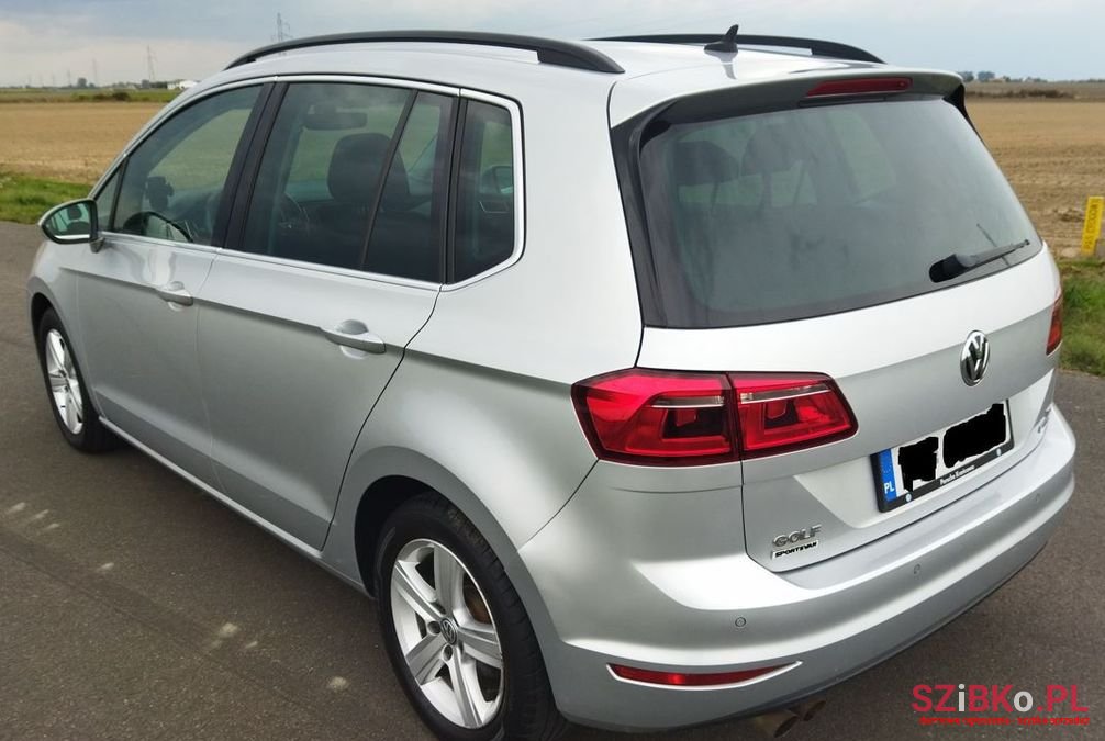 2016' Volkswagen Golf photo #4