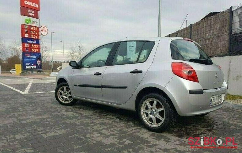 2005' Renault Clio photo #1