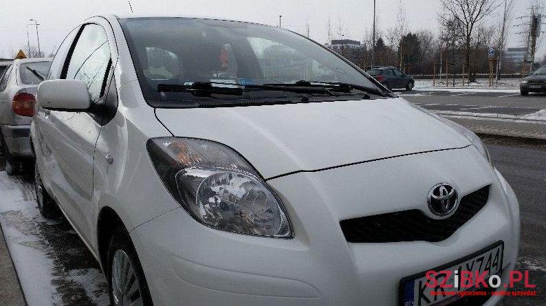 2010' Toyota Yaris photo #1