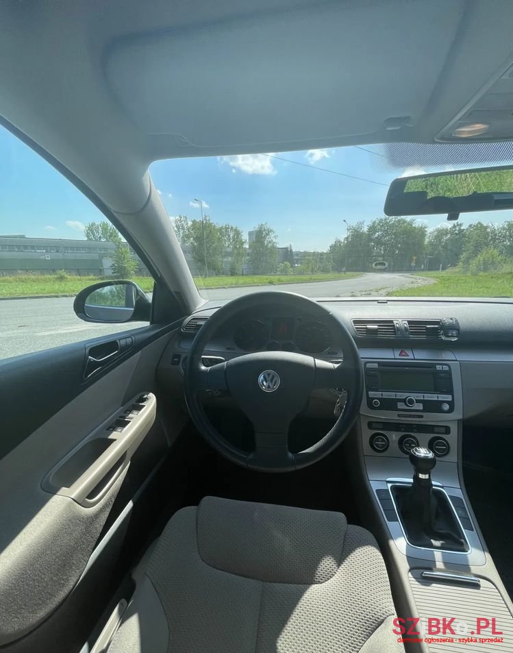 2008' Volkswagen Passat photo #6