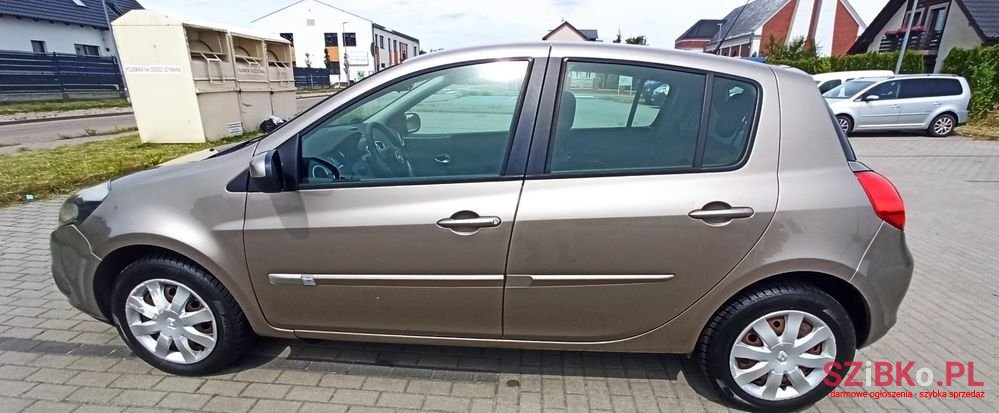 2012' Renault Clio 1.2 16V Alize photo #6