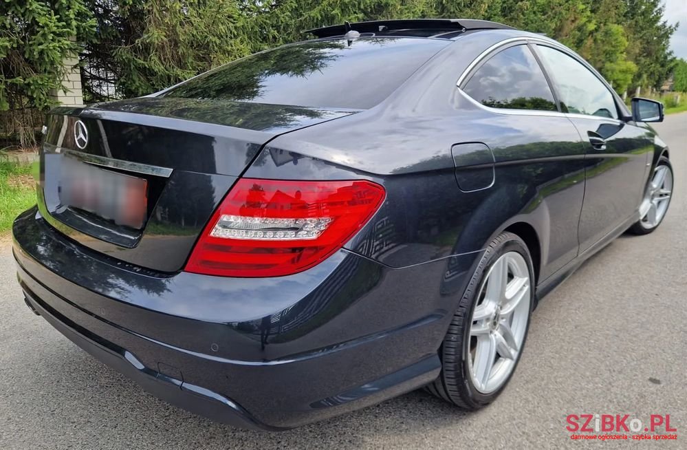 2011' Mercedes-Benz C-Class 250 Coupe photo #3