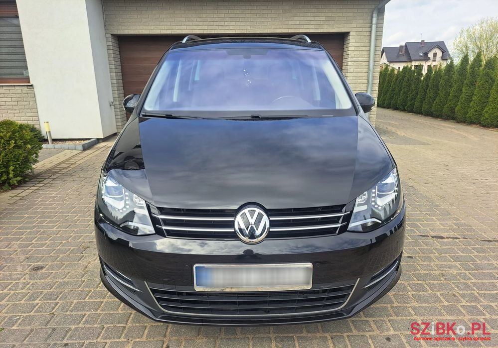 2015' Volkswagen Sharan photo #3