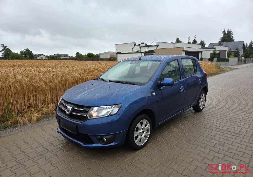 2012' Dacia Sandero photo #1