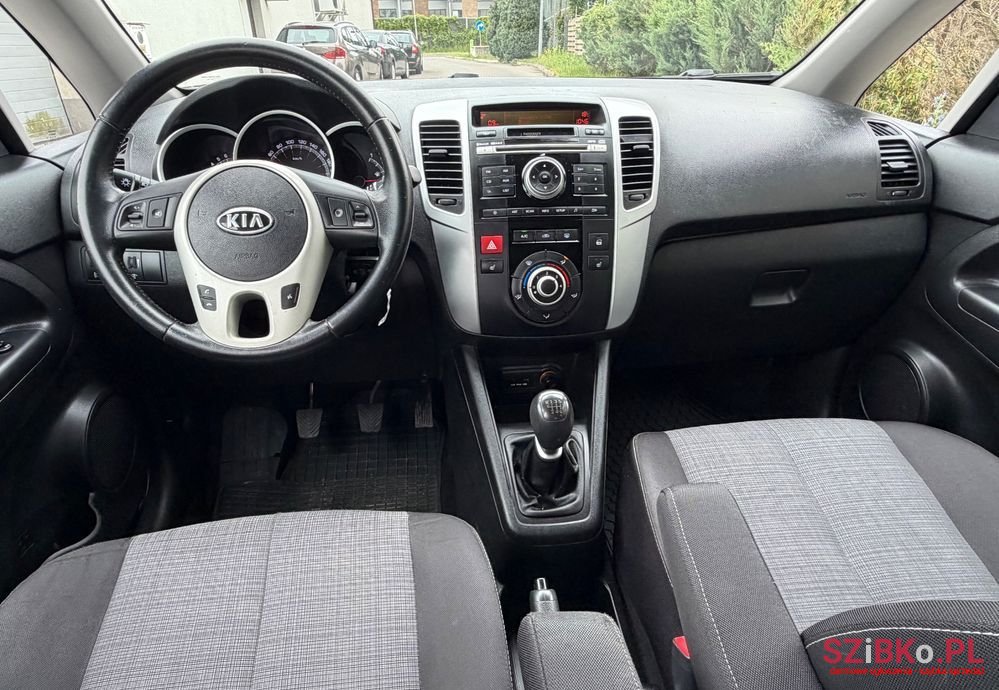 2011' Kia Venga 1.6 L photo #5