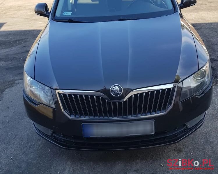 2014' Skoda Superb photo #3