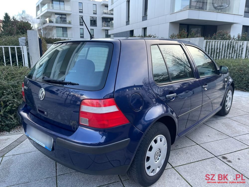 2003' Volkswagen Golf photo #5