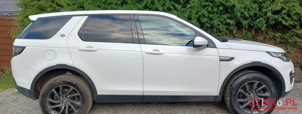 2017' Land Rover Discovery Sport photo #3