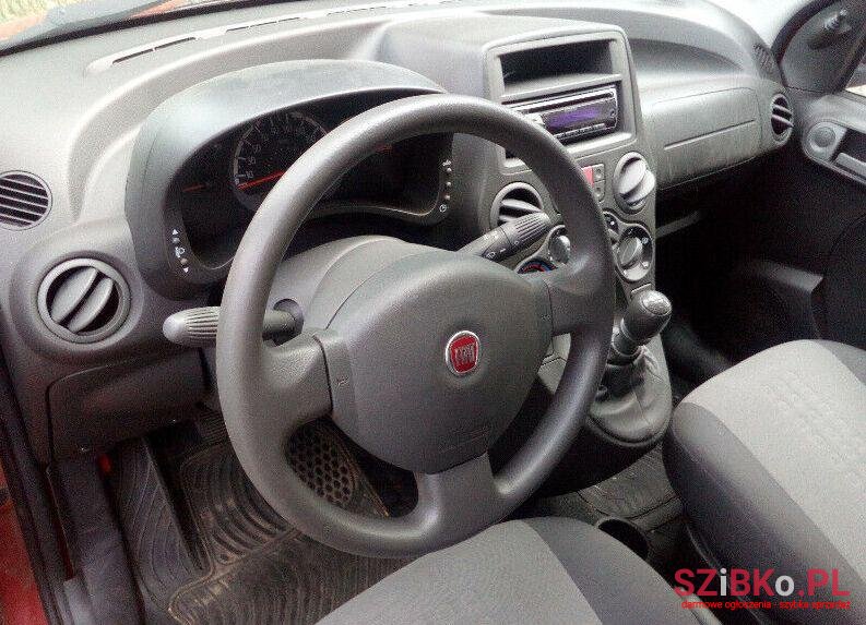 2012' Fiat Panda photo #2