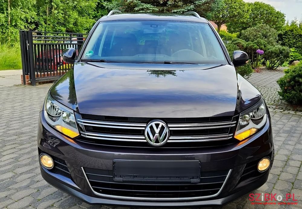 2015' Volkswagen Tiguan photo #2