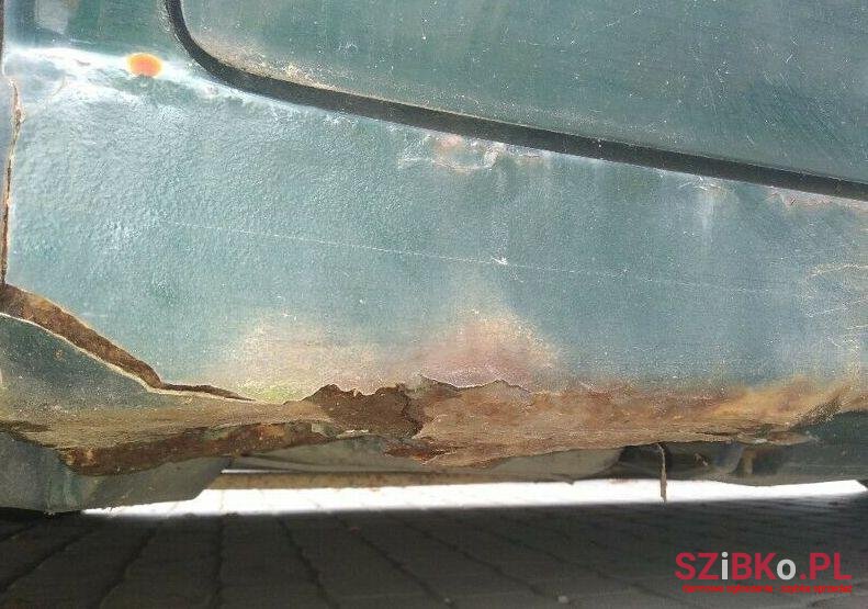 2000' Lexus IS200 photo #2