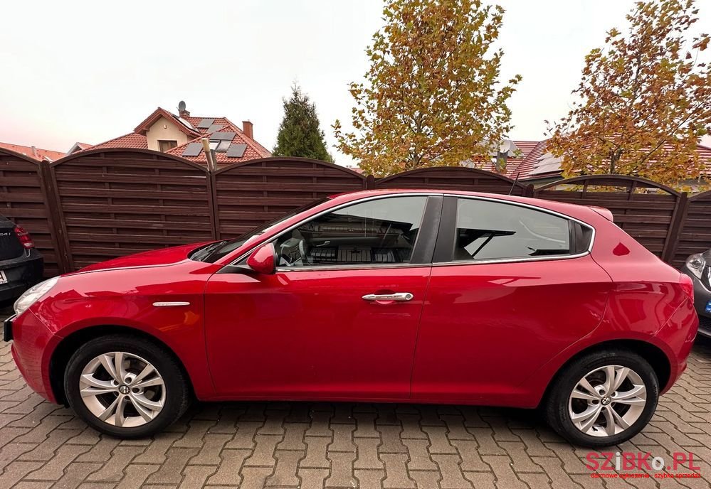 2014' Alfa Romeo Giulietta photo #1