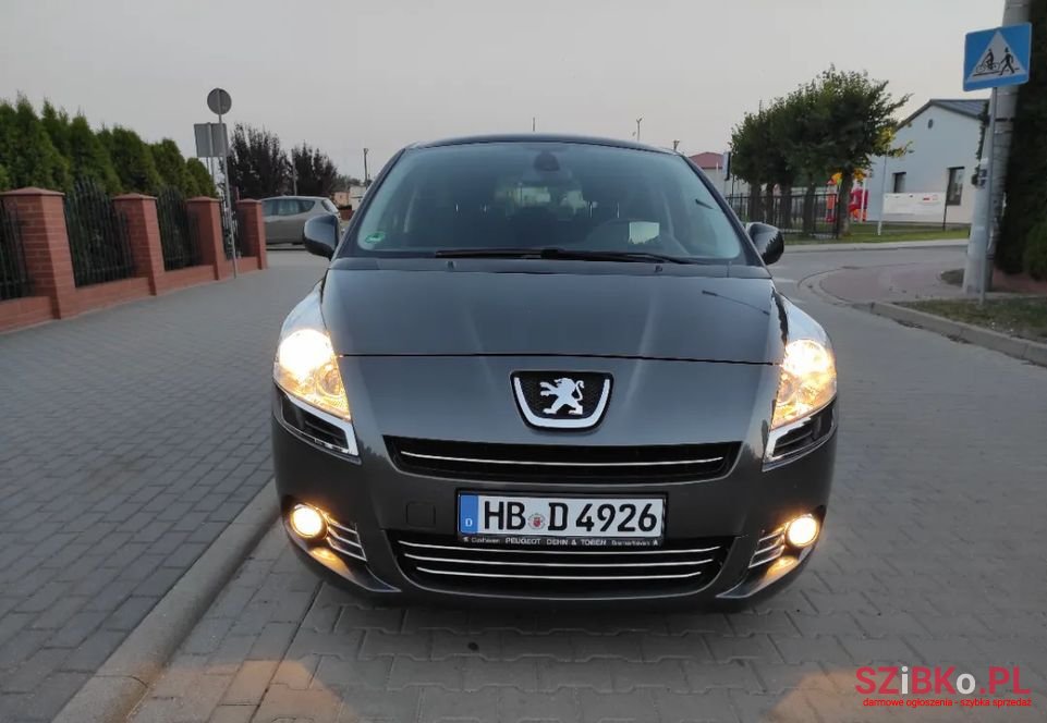 2010' Peugeot 5008 photo #2