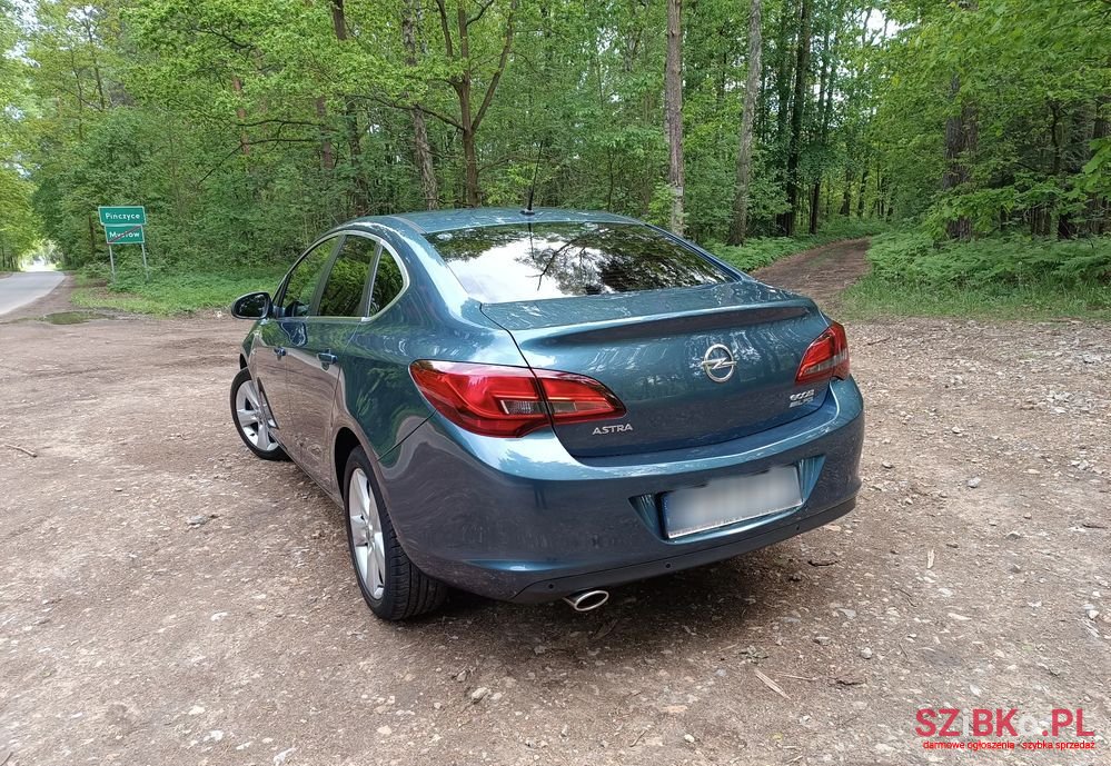2017' Opel Astra photo #4