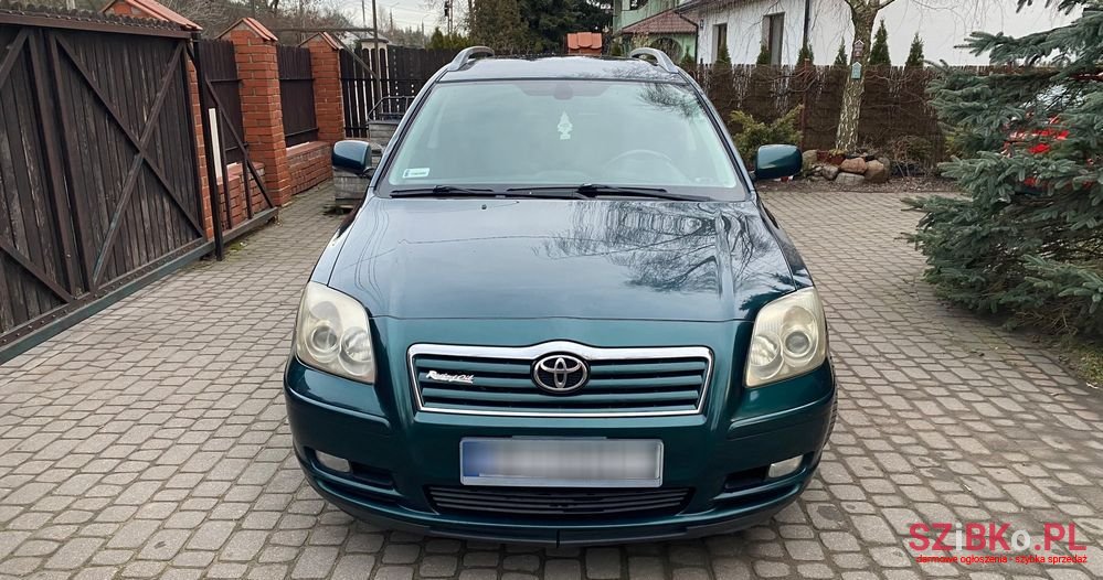 2003' Toyota Avensis photo #3