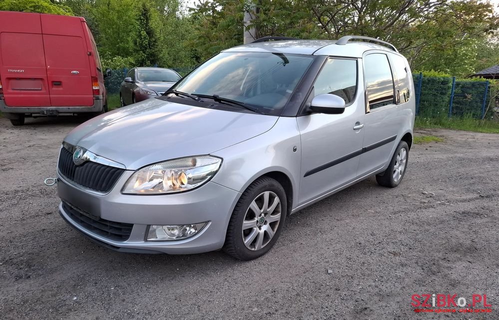 2010' Skoda Roomster 1.2 Tsi photo #2