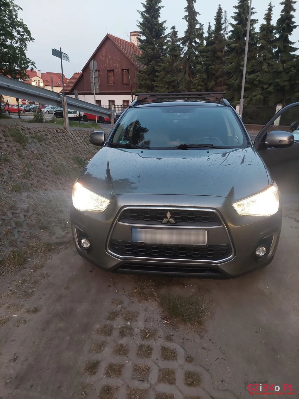 2015' Mitsubishi Outlander photo #2