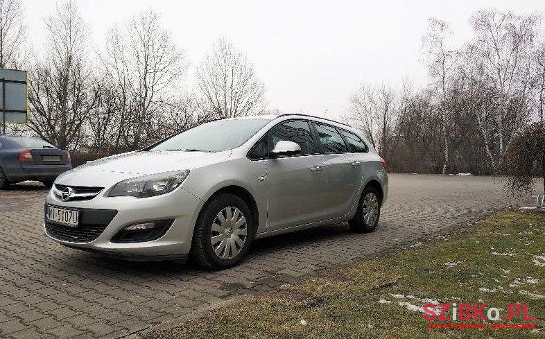 2013' Opel Astra photo #1