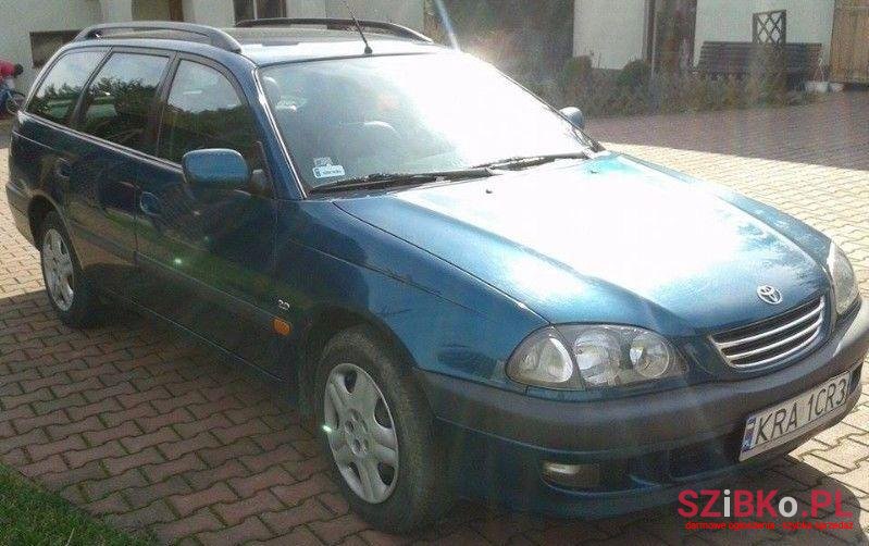 1998' Toyota Avensis photo #1