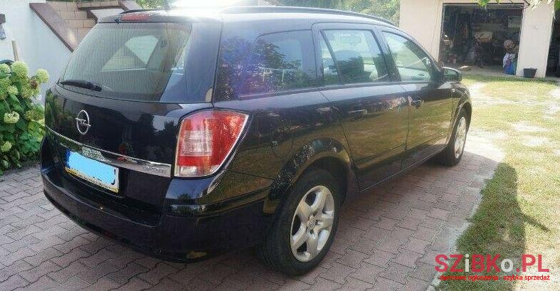 2008' Opel Astra photo #1