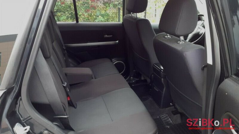 2011' Suzuki Grand Vitara photo #2