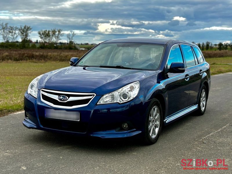 2011' Subaru Legacy photo #4