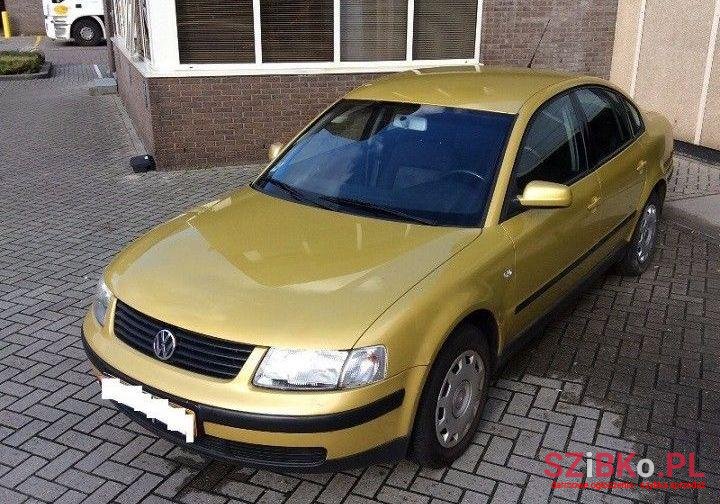 2000' Volkswagen Passat photo #2