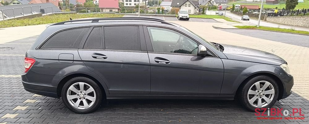 2008' Mercedes-Benz C-Class photo #3