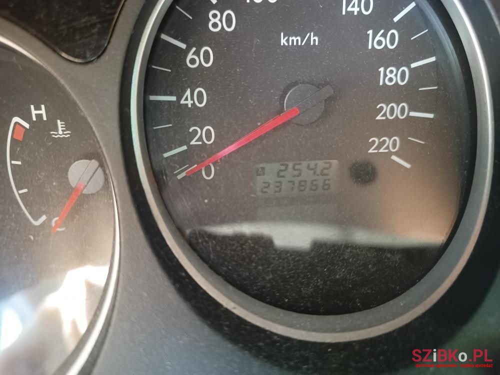 2004' Subaru Forester photo #4