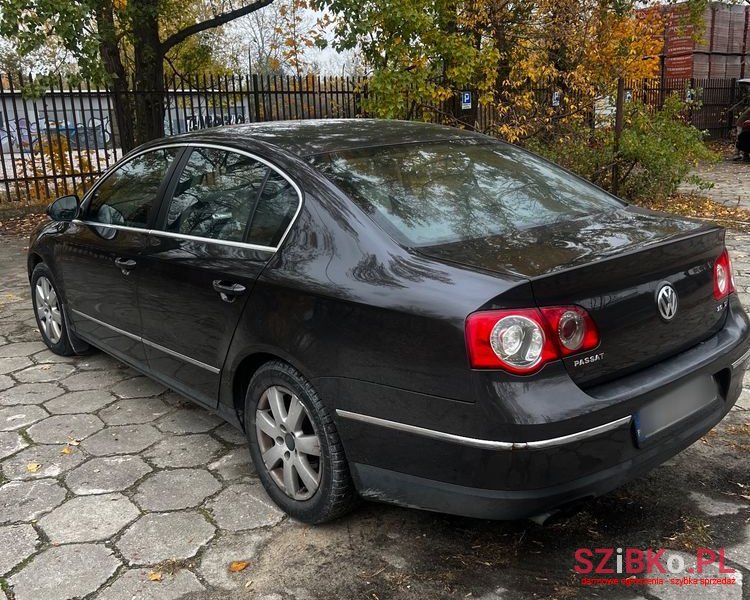 2006' Volkswagen Passat photo #6