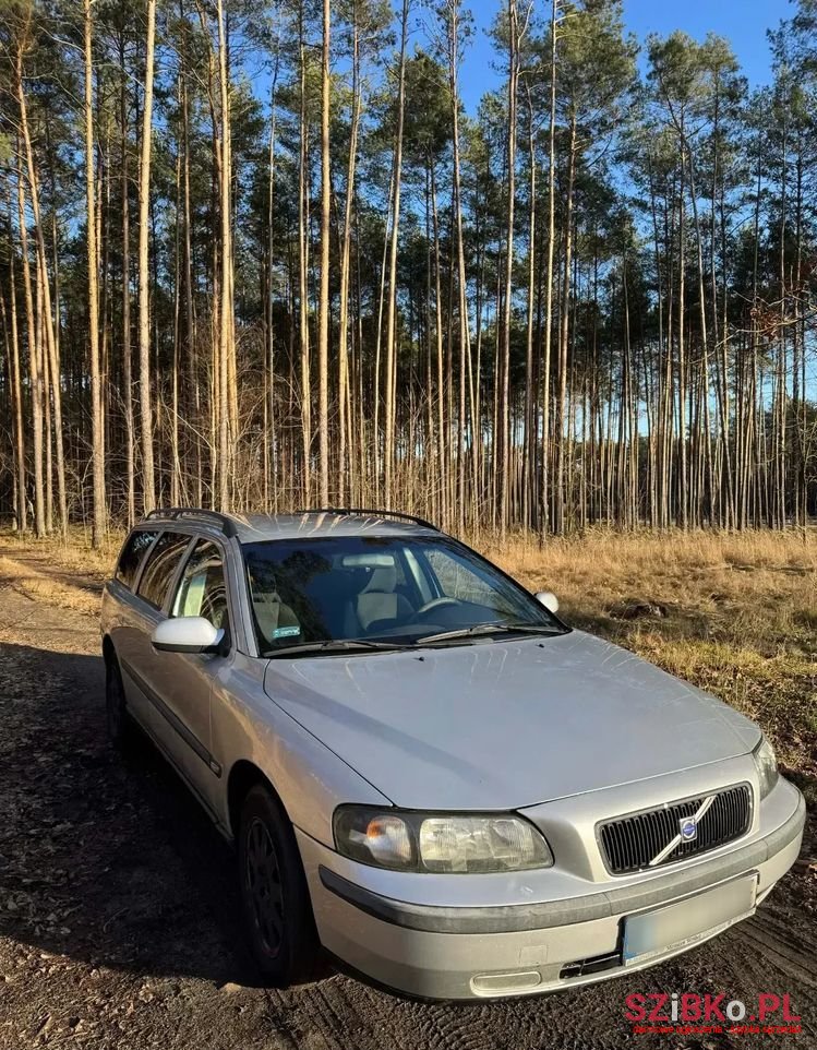 2002' Volvo V70 2.4 Silver Edition photo #1
