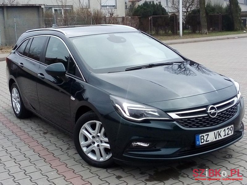 2017' Opel Astra photo #3