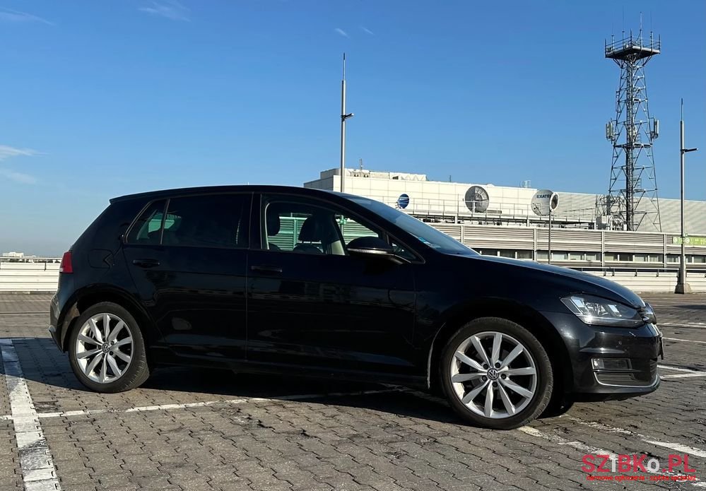 2014' Volkswagen Golf photo #3