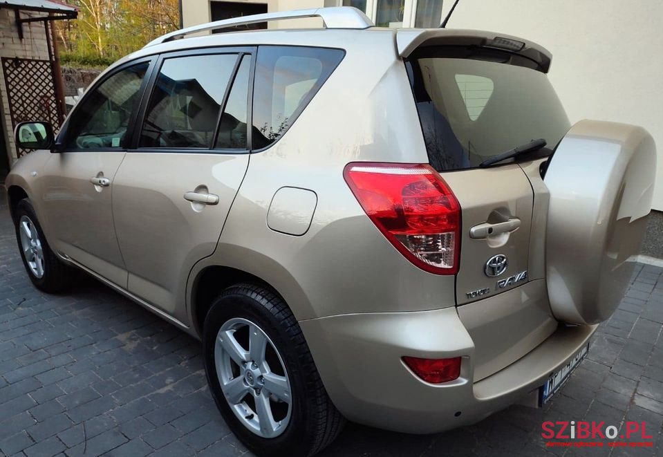 2007' Toyota RAV4 photo #3