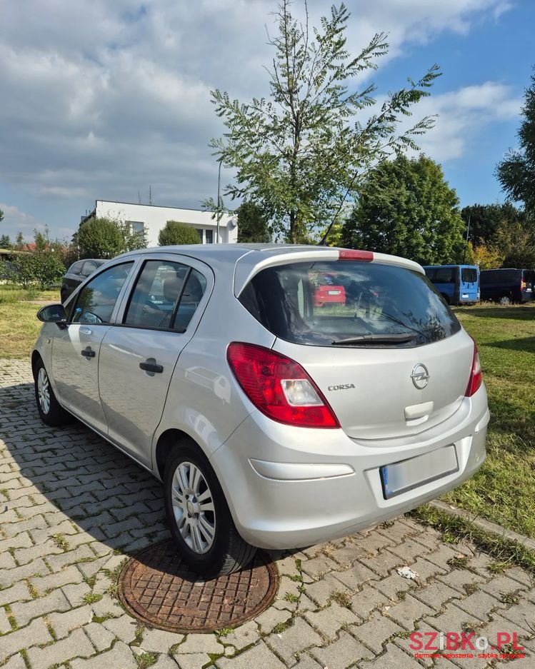 2011' Opel Corsa photo #3