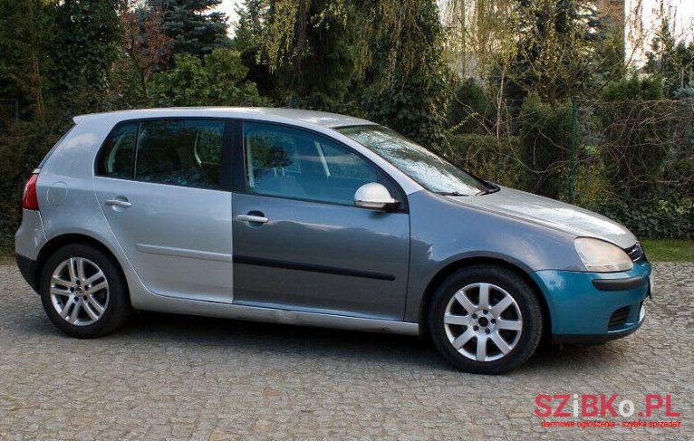 2005' Volkswagen Golf photo #1