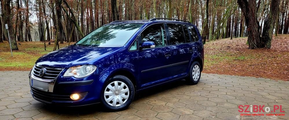 2008' Volkswagen Touran 1.9 Tdi Trendline photo #1