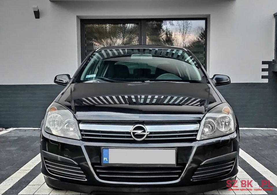 2006' Opel Astra photo #2