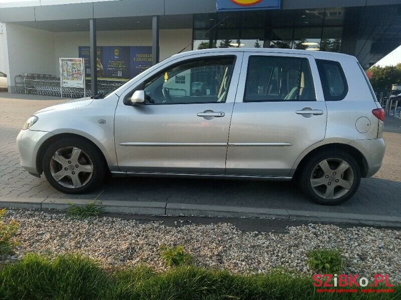 2005' Mazda 2 photo #1