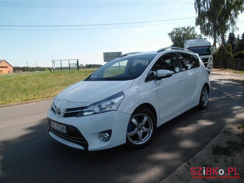 2015' Toyota Verso photo #5