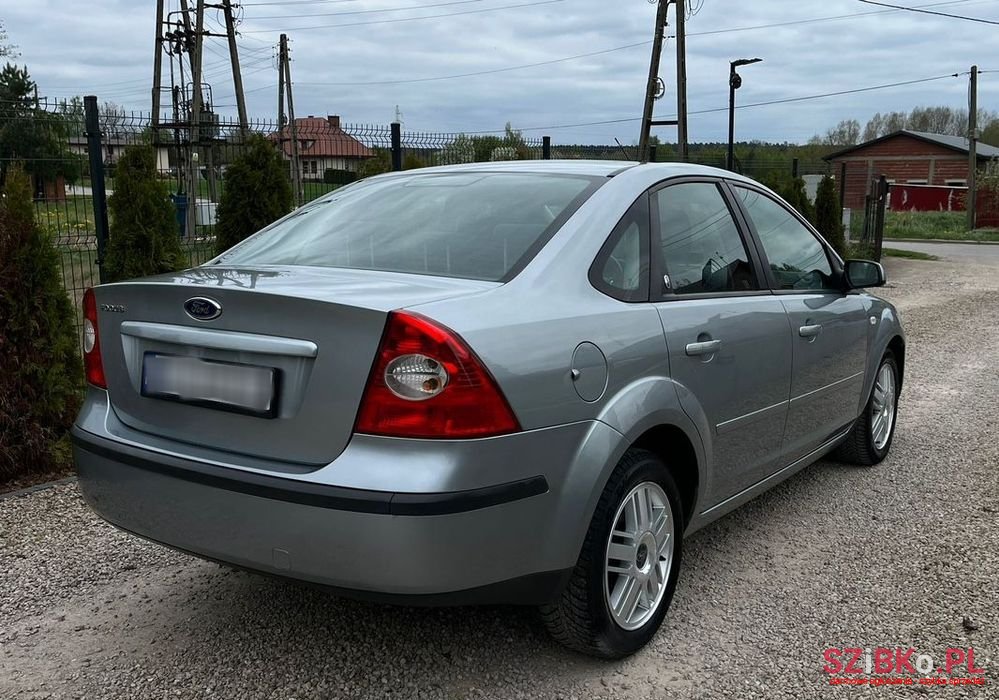 2005' Ford Focus photo #2