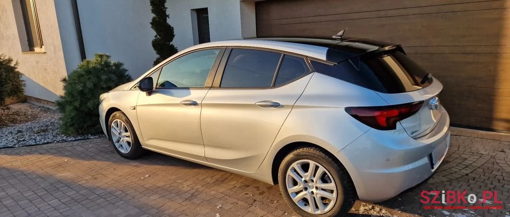 2018' Opel Astra photo #4