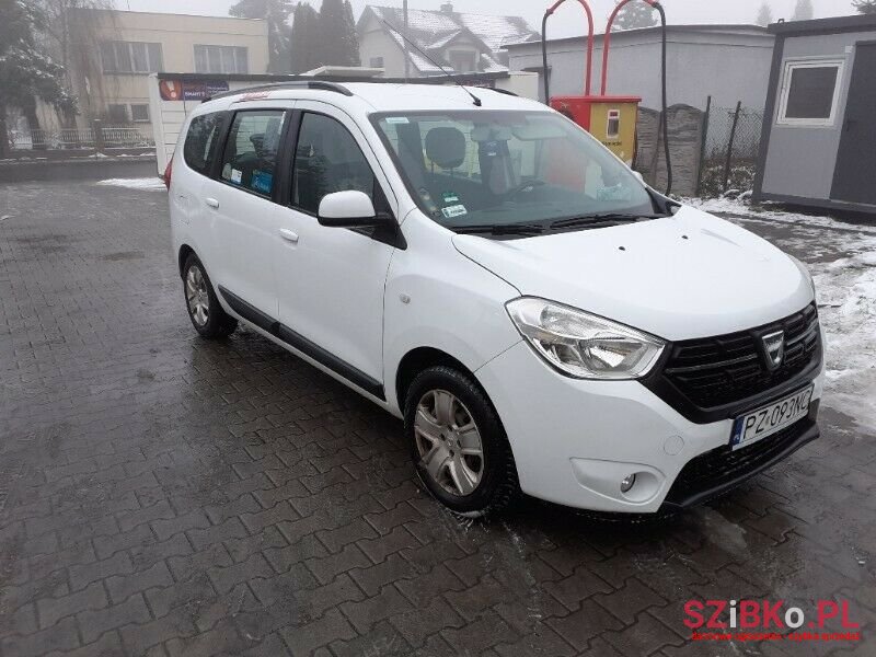 2017' Dacia Lodgy photo #2