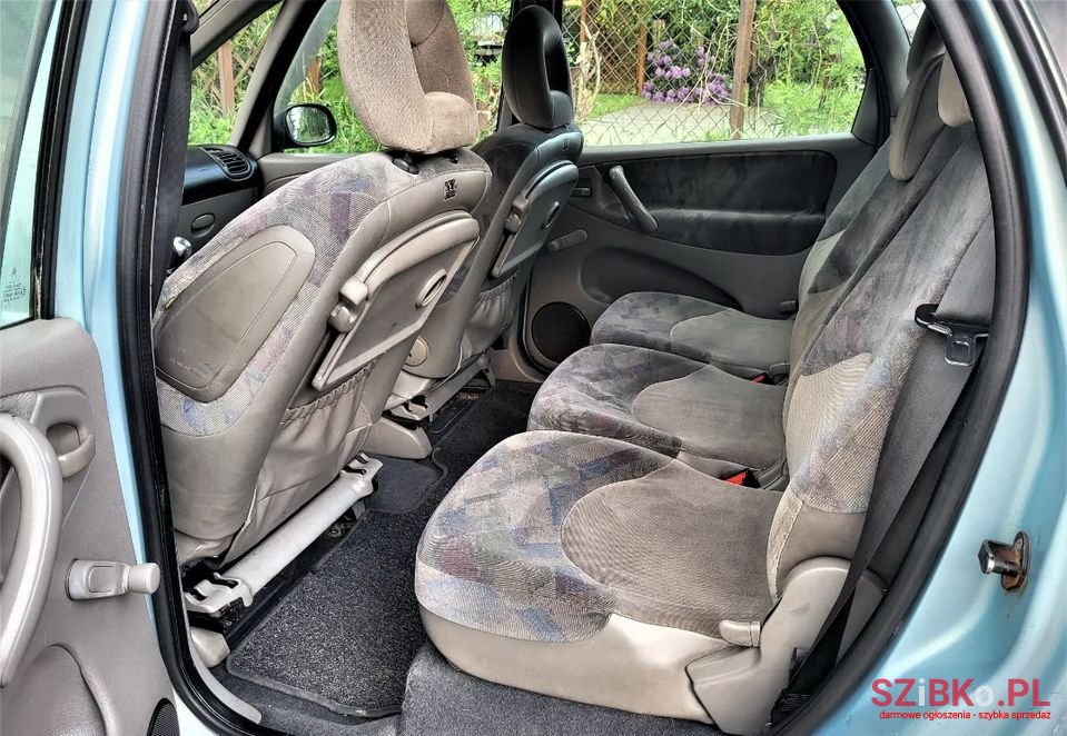 2001' Citroen Xsara Picasso photo #6